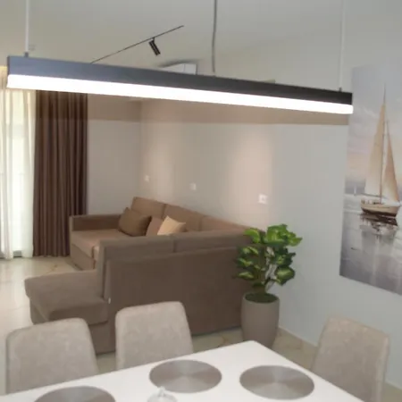 Juri Lungomare Apartment Vlorë