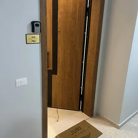 Juri Lungomare Apartment