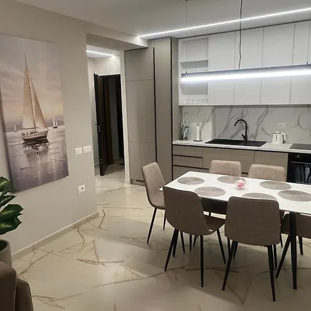 Juri Lungomare * Vlorë