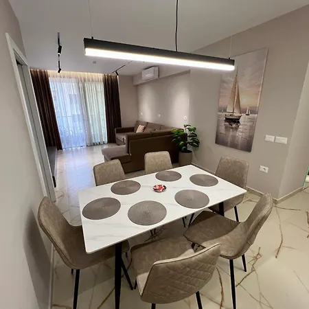 Juri Lungomare Vlorë