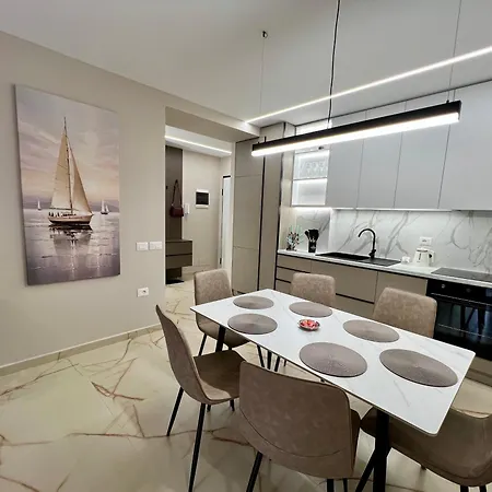 Juri Lungomare Apartment