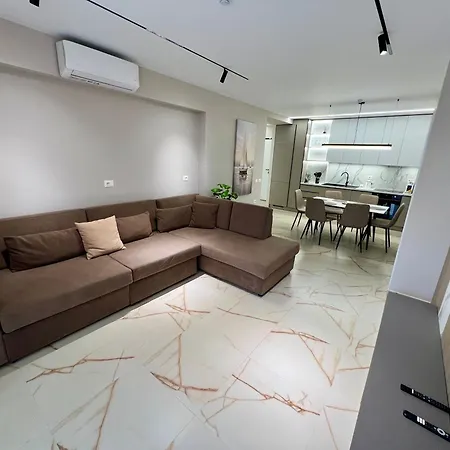 Juri Lungomare * Vlorë