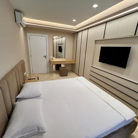 Juri Lungomare Apartment *