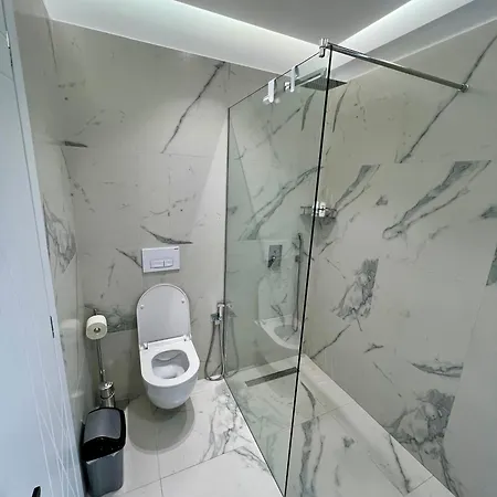 Juri Lungomare * Vlorë