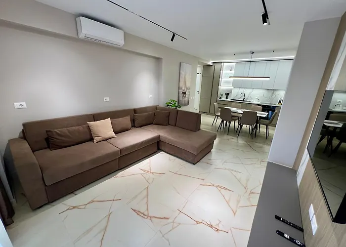 Juri Lungomare * Vlorë