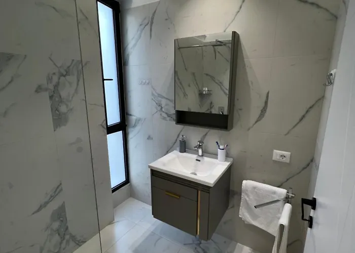 Juri Lungomare * Vlorë